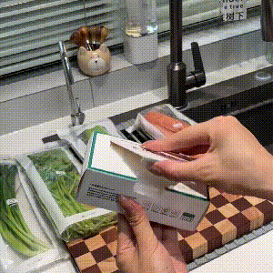 Stop Food Waste! ♻️ Reusable Food Grade Storage Bags - Eco-Friendly & Airtempo! 🍎 Keep Food Fresher, Longer. 🚨 Shop the Sale!